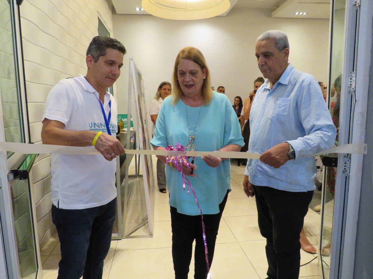 UCLVCU's tweet photo. 📢 Inaugurada la IV Feria de Innovación UNINNOVA2025| #ConvenciónUCLV  
La viceministra de Educación Superior, Dr.C @AAB_Cuba, presidió la apertura oficial de UNINNOVA2025, espacio que articula ciencia, tecnología e innovación desde la #UCLVnuestra https://t.co/q5Ar1CWq1x