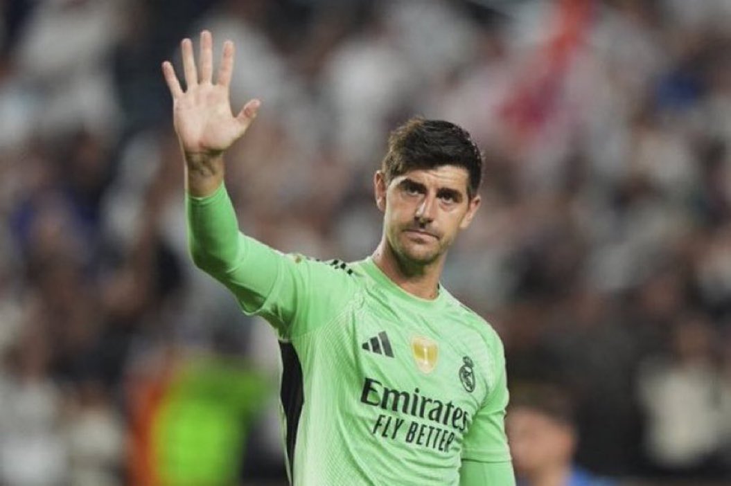 أي مدرب في ريال مدريد مفروض يستقطع 25% من راتبه لـ كورتوا ، بدونه ما كان بيستمر مع الفريق