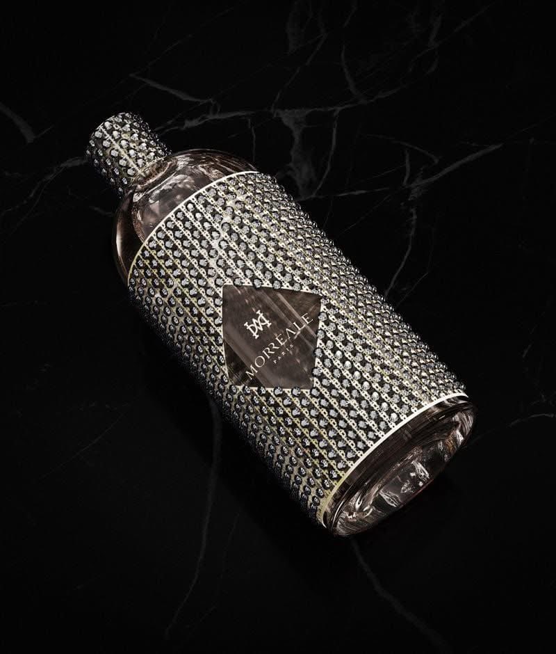 دنیا کا سب، سے مہنگا پرفیوم جسکی قیمت 506,700,000 پاکستانی روپے یا 1.8 ملین امریکی ڈالر ہے
اللہ رب العزت مجھے یہ پرفیوم اپنے تمام دوستوں کو تحفہ دینے کی توفیق عطاء فرمائے آمین