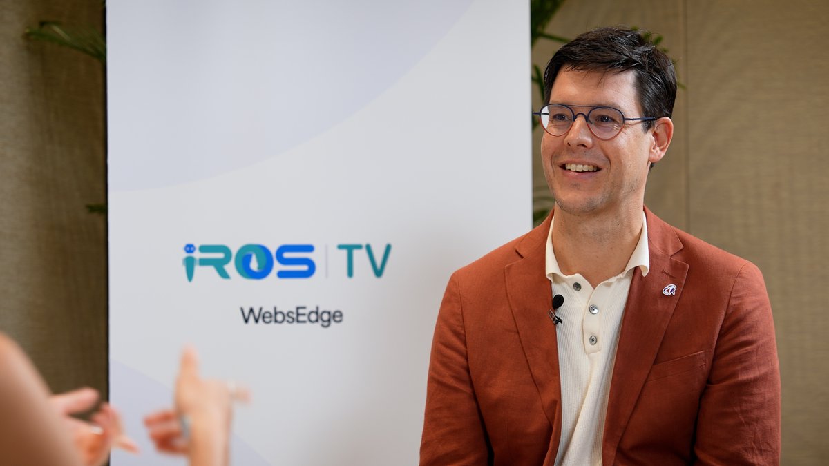 WebsEdge - Science (@websedgescience) on Twitter photo What if robots could heal themselves like living organisms? Prof. Bram Vanderborght (Vrije Universiteit Brussel) reveals how self-healing materials are making soft robots stronger, more sustainable & ready for the real world. #IROS2025 <a href="/IROS2025/">IROS 2025</a> youtu.be/0Rl04Bdbt0U What if robots could heal themselves like living organisms? Prof. Bram Vanderborght (Vrije Universiteit Brussel) reveals how self-healing materials are making soft robots stronger, more sustainable & ready for the real world. #IROS2025 <a href="/IROS2025/">IROS 2025</a> youtu.be/0Rl04Bdbt0U