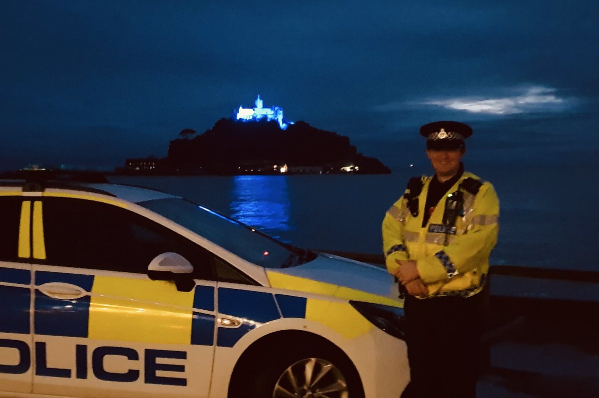 A few shots of <a href="/ntmichaelsmount/">St Michael's Mount</a> after nightfall 

We’re very grateful to Lord &amp; Lady St Aubyn and their team for lighting the mount tonight in recognition of Kreslu