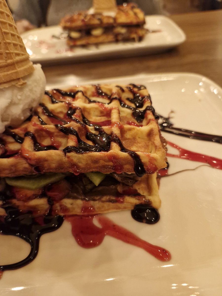 bsrdrsn55's tweet photo. İyi insanlarla karşılaşacağız 🥰 #waffles #adalar https://t.co/WsX8TTYzTi