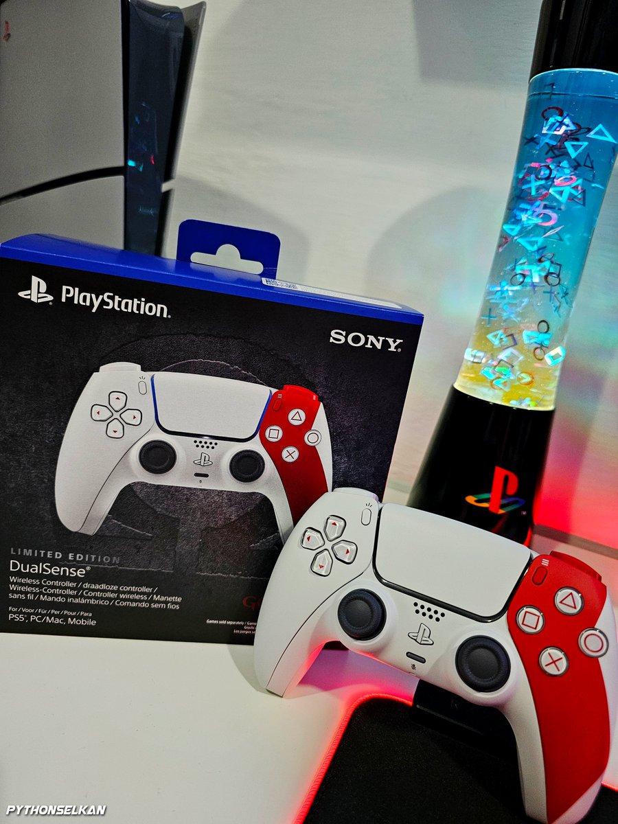 PythonSelkan's tweet image. Celebrating God of War's 20th Anniversary in style! 🔥 Big thanks to @PlayStationEU for sending out this menacing-looking, limited edition God of War PS5 Controller ⚔🎮
#PlayStation #GodOfWar #Ad