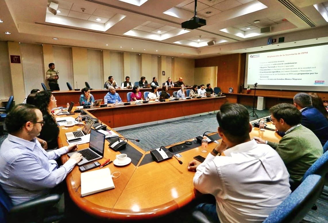 Cada idea, cada propuesta y cada voz cuenta.
Recibimos el Informe de Consulta a la Militancia, compilada de los Foros de Reforma de Estatutos: el resultado del diálogo y la participación de miles de panistas comprometidos con fortalecer nuestro partido. 
#PatriaFamiliaYLibertad