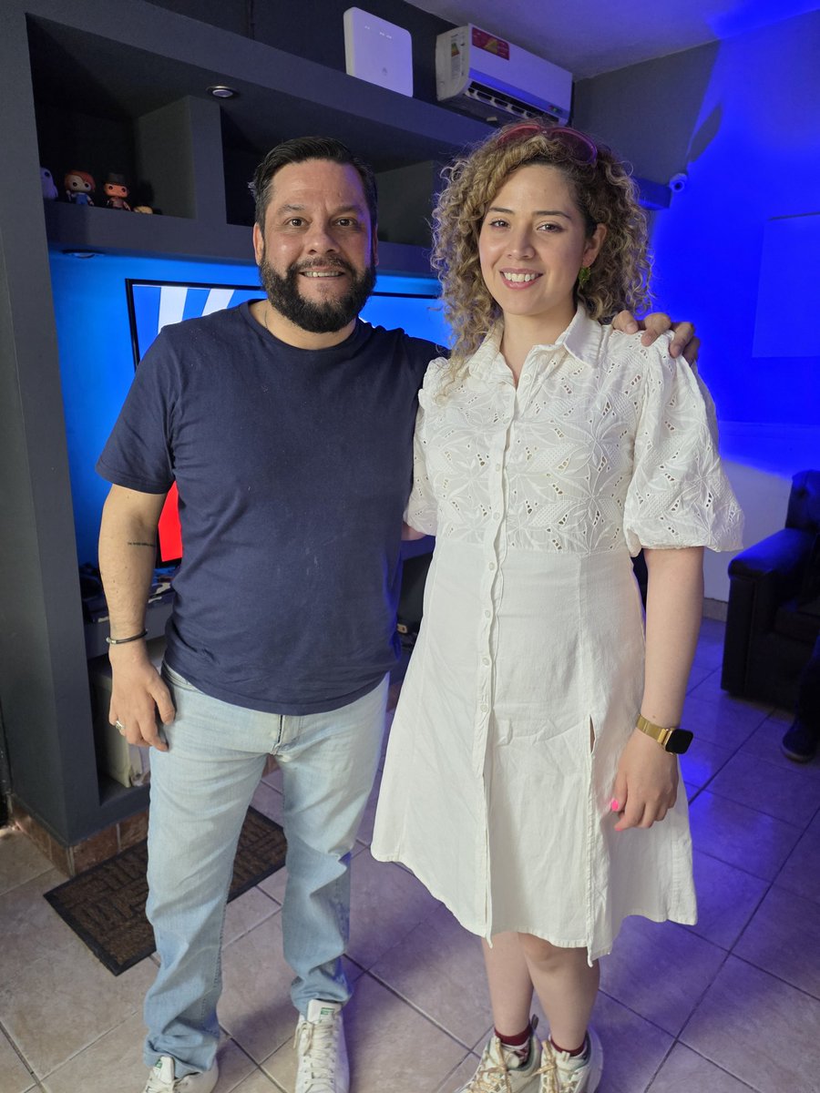 Visita de lujo en <a href="/Minuto24ok/">Minuto24</a> ... Lo que se viene <a href="/lulumicart/">Lourdes M Arrieta</a> IMPERDIBLE en #JaqueMate