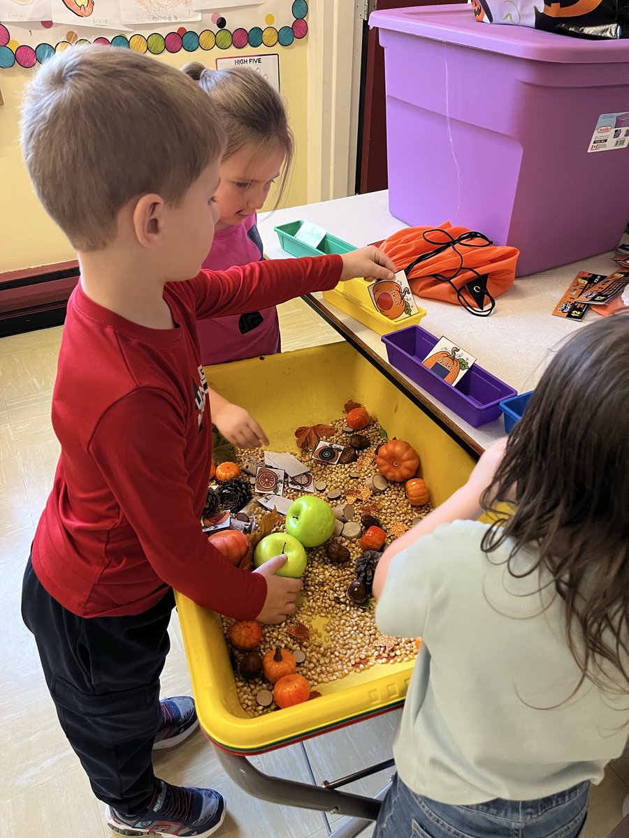 mspenneysclass's tweet photo. Some fun fall/halloween centers in K/1🎃 Sorting shapes, and listening to some Halloween stories! @bishopwhiteNL @NLSchoolsCA https://t.co/zmgdTiWoxp