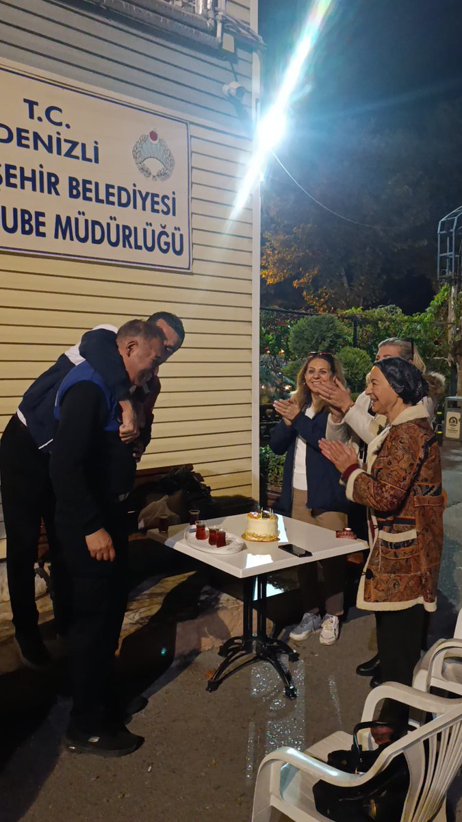 HuriyeCetindag's tweet image. #Canım oğluma işyerinde doğum günü süprizi
İyiki benim oğlumsun,
#Rabbim sağlıklı ömürler versin inşallah
 
#CanımOğlum
#Kuzum