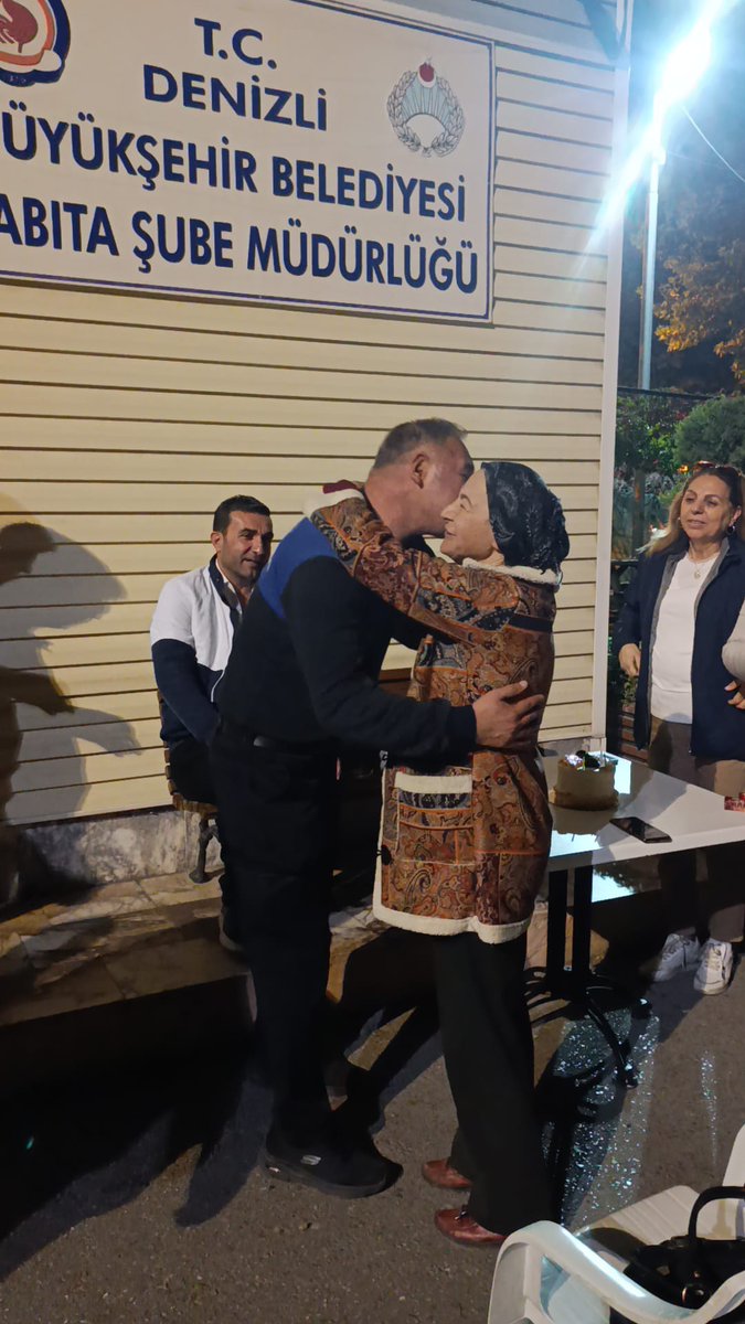 HuriyeCetindag's tweet image. #Canım oğluma işyerinde doğum günü süprizi
İyiki benim oğlumsun,
#Rabbim sağlıklı ömürler versin inşallah
 
#CanımOğlum
#Kuzum