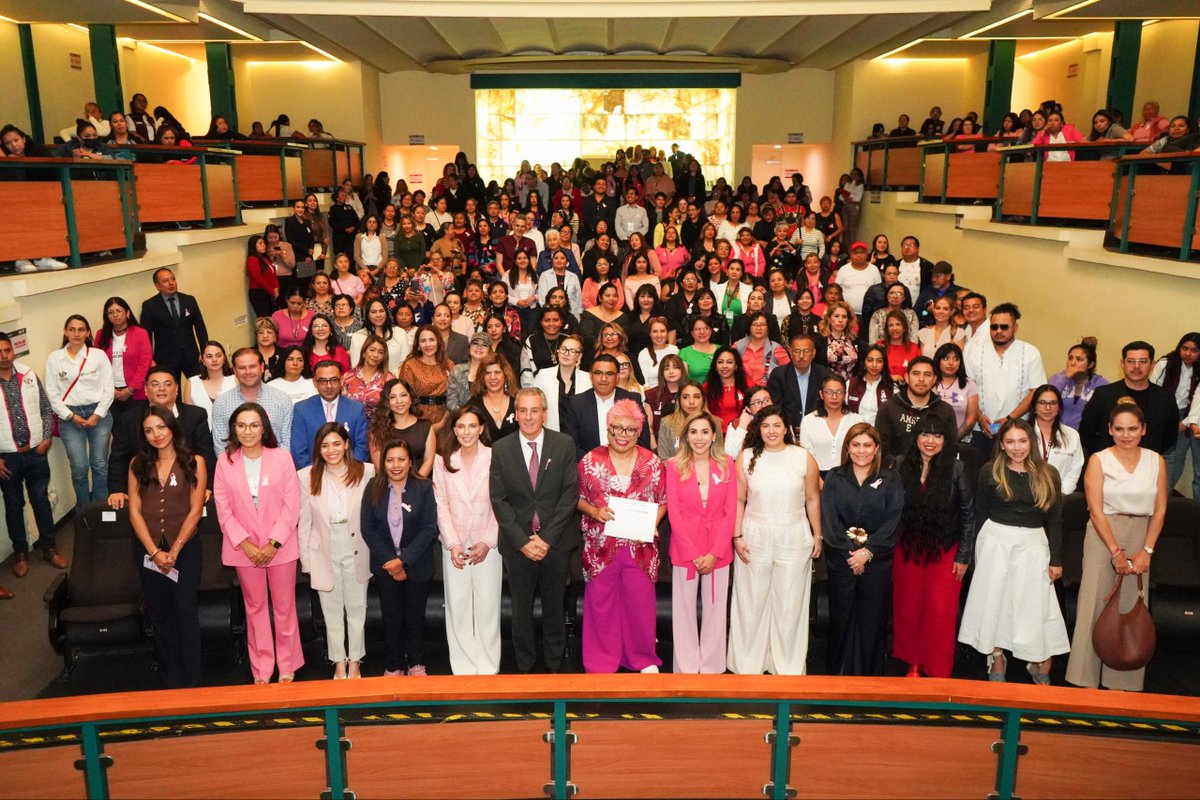 Detrás de cada historia de lucha hay esperanza, fortaleza y amor propio. 💖

Agradezco a Yeka por compartir su valioso testimonio, que inspira y promueve la detección temprana y la sensibilización. Cuidar la salud también es construir una ciudad más fuerte, empática y consciente.
