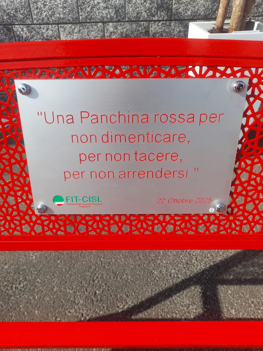 FedexC_official's tweet photo. Inaugurata oggi presso la sede Fit-Cisl all’interno della stazione di Torino PN la “panchina rossa” simbolo della lotta contro la violenza sulle donne.Con la partecipazione dell’Assessore Tronzano(Regione Piemonte),i Direttori del Gruppo FSI,della Coord. Nazionale Donne Fit-Cisl https://t.co/asbW1WRJhJ