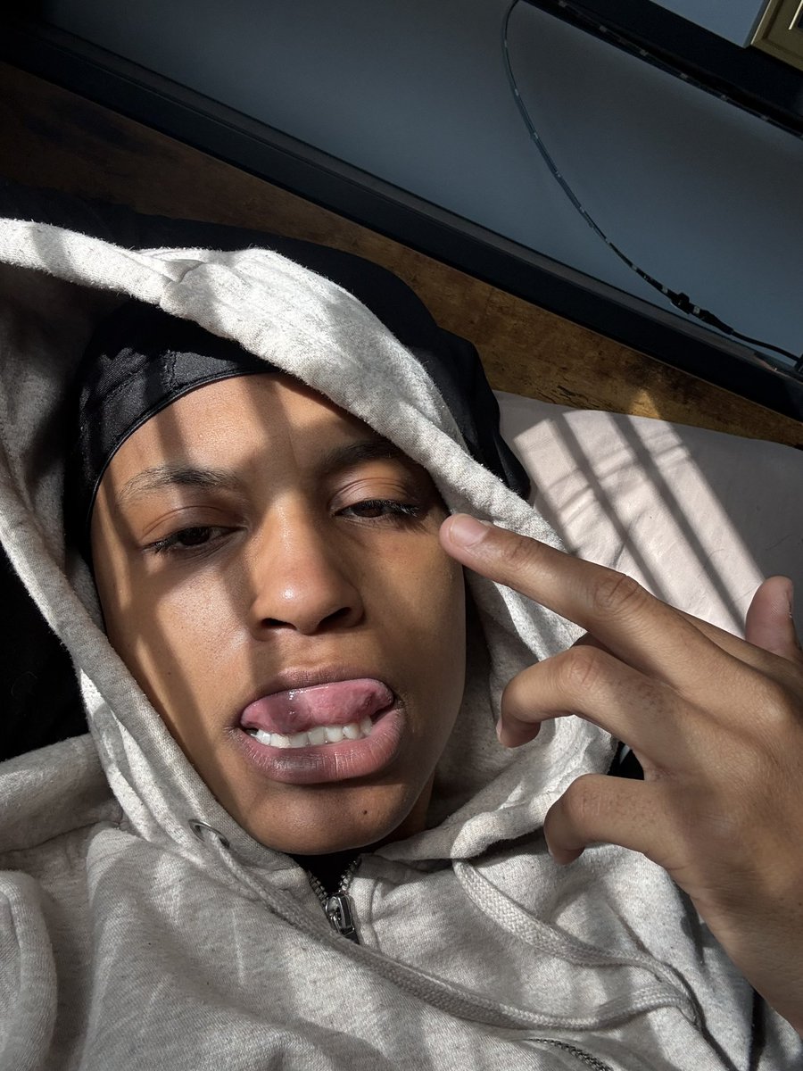 maybe : juan’tay . 🃏 tweet media