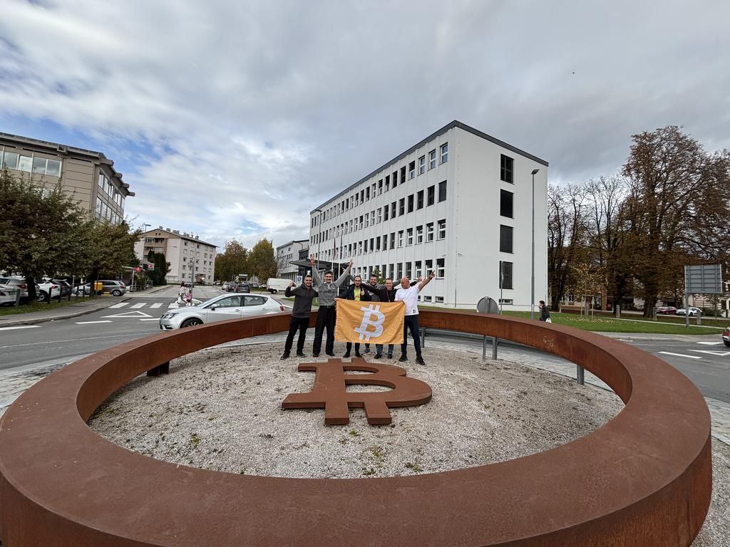 TonyCe ₿ ∞/21M tweet media