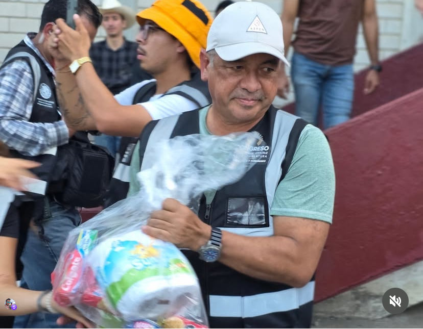 adrianavilaes's tweet photo. Unidos ayudamos mas !!!

Sigamos apoyando a nuestra gente de la zona norte del estado de #Veracruz 

#NosNecesitan https://t.co/R5WysGmXdr