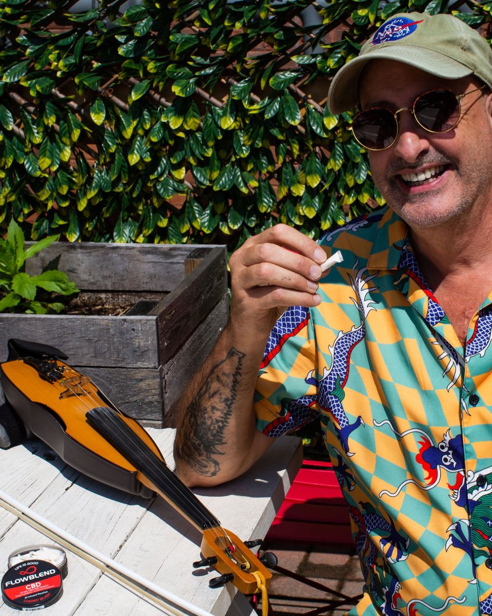 FlowBlend's tweet image. Five years deep and still just getting warmed up.

From calm that holds its ground to energy that doesn’t fake it—FlowBlend’s been stacking quiet wins since before “functional pouches” were a buzzword. Hundreds of customers, thousands of steady days, zero hype.

CLUTCH keeps the…