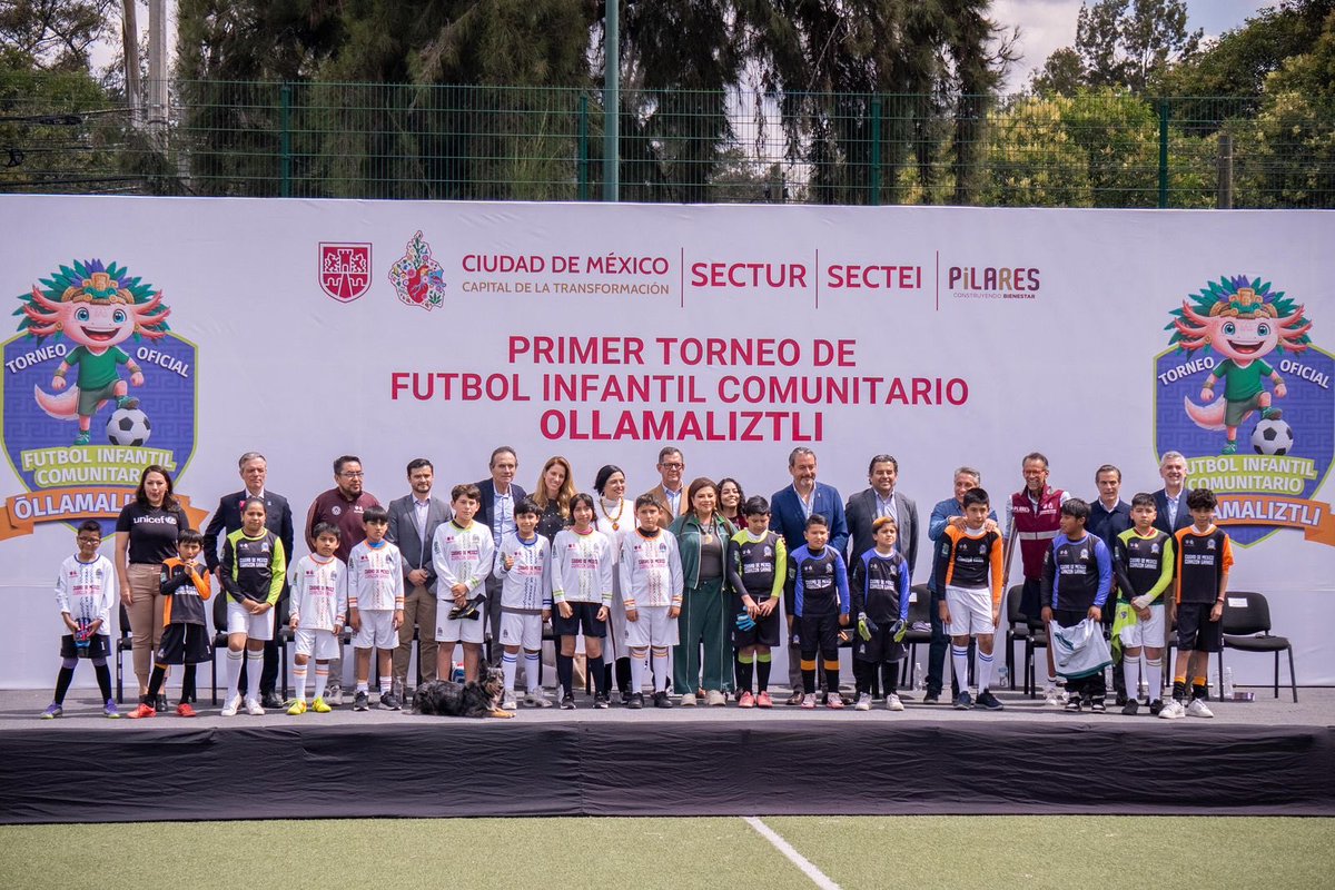 A 232 días del Mundial 2026, la euforia por el fútbol ya vibra en la Ciudad de México

Acompañamos a la Jefa de Gobierno en el arranque del Primer Torneo de Futbol Infantil Comunitario “Ollanaliztli”, donde más de 7 mil niñas y niños vivirán un torneo lleno de comunidad, alegría