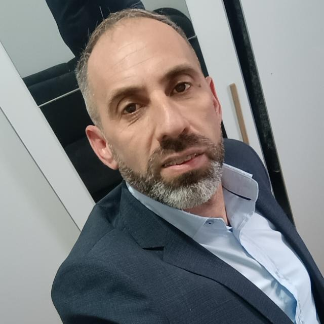 JOSÉ VARGAS ROMPE EL SILENCIO: EXIGE QUE EL INTENDENTE DE RIVERA DÉ LA CARA POR EL OBELISCO QUE COSTÓ 20 MILLONES DE PESOS
cronicasdeleste.com.uy/Noticias/jose-…