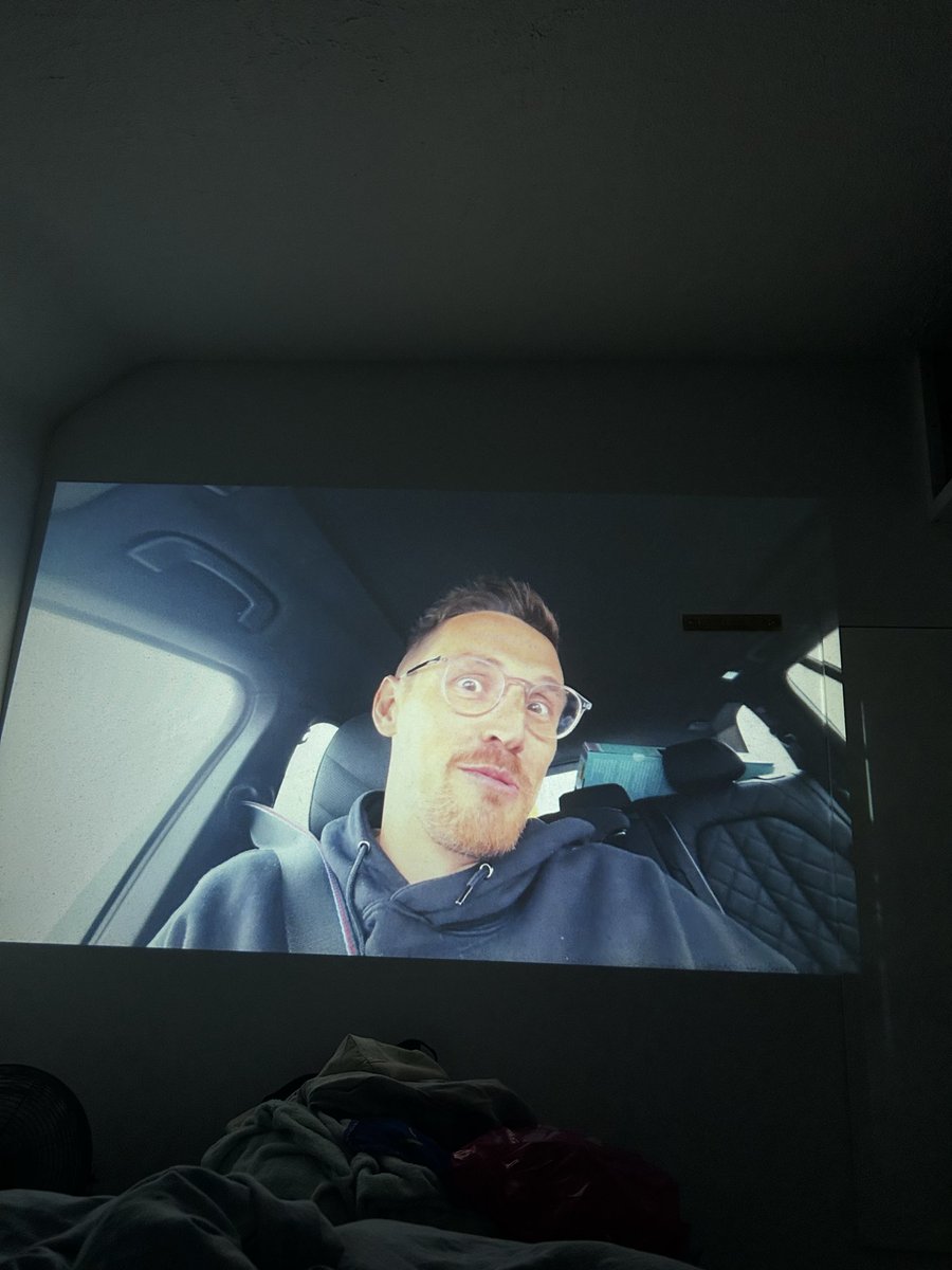 Fluidation's tweet photo. Watching the vlog on my big telly?? 😂 @Syndicate @The110Farm https://t.co/VPCPK04tk0