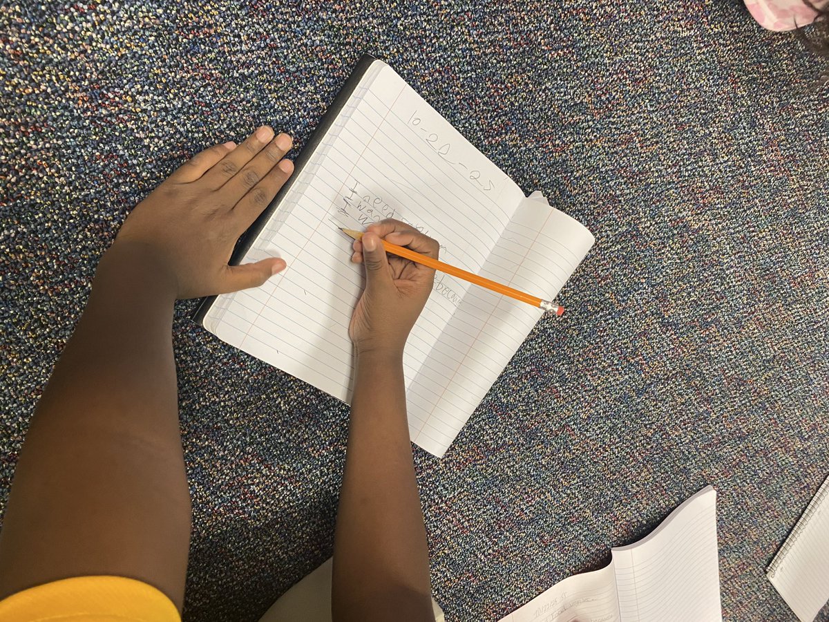 MartinezAM42's tweet photo. Technology and Social Studies integration lessons happening @LiestmanES! 🌎 🖥️ @Alief_SS @SK4DL https://t.co/DhKezgctF1