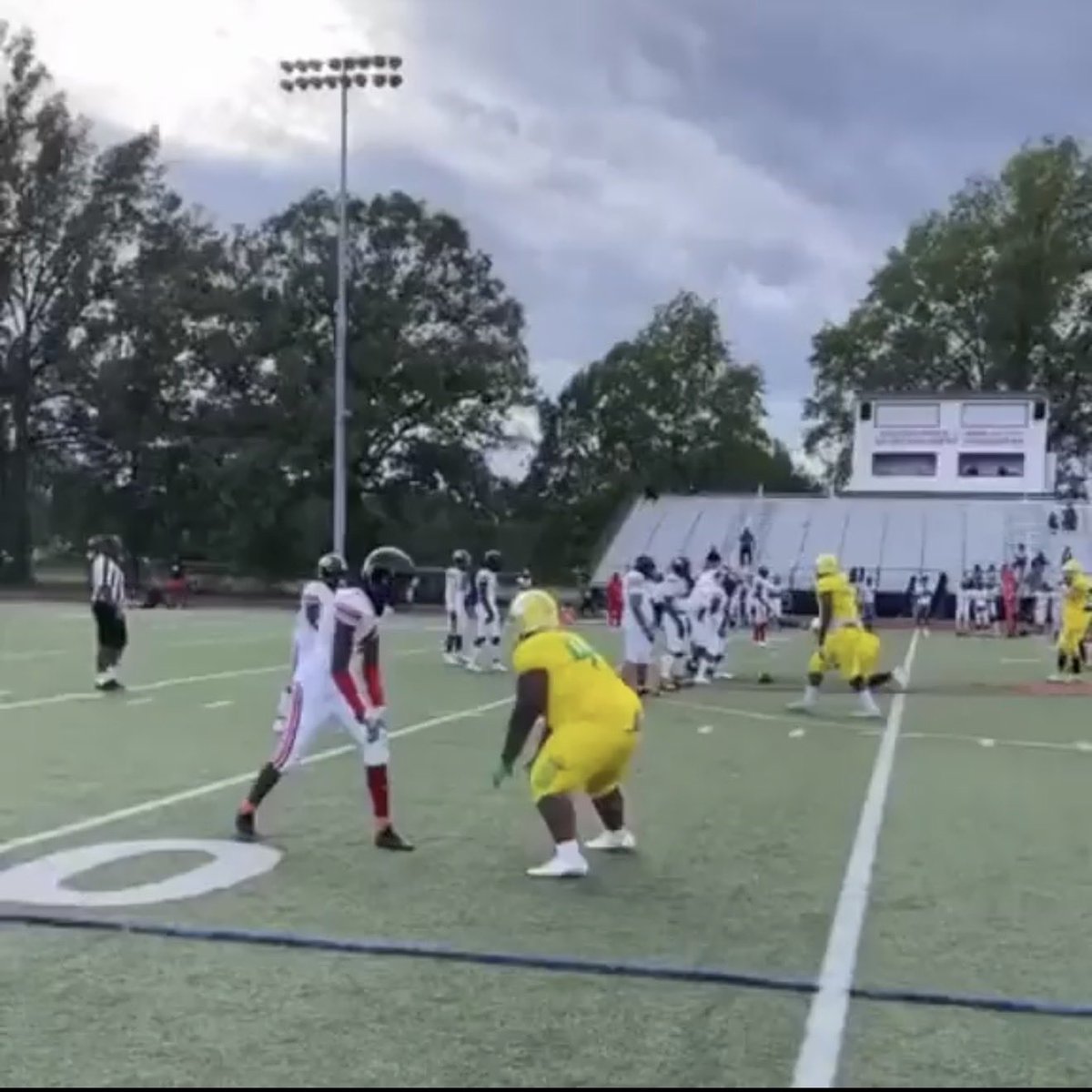Joe whitt jr lining up Bobby Wagner against Xavier worthy on Monday 1on1 😑😑😑