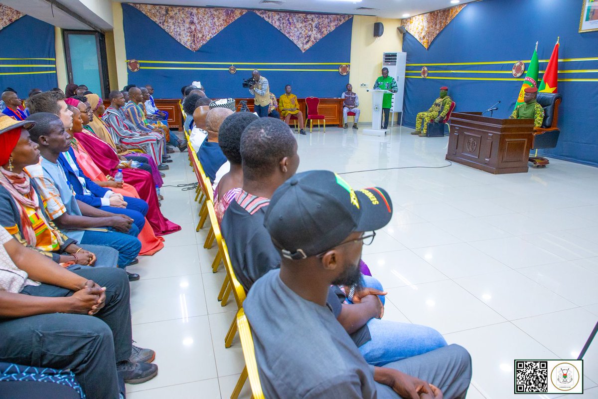 Tapaamisessa presidentti Ibrahim Traorén kanssa