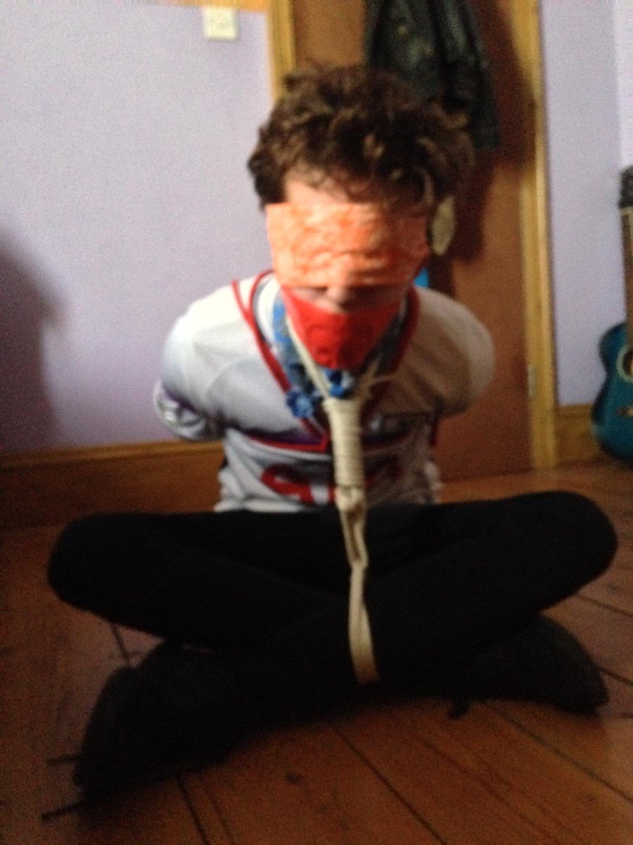 EnglishKitLad's tweet photo. The struggle was real 😉🥺 https://t.co/5FGXU3Of5a