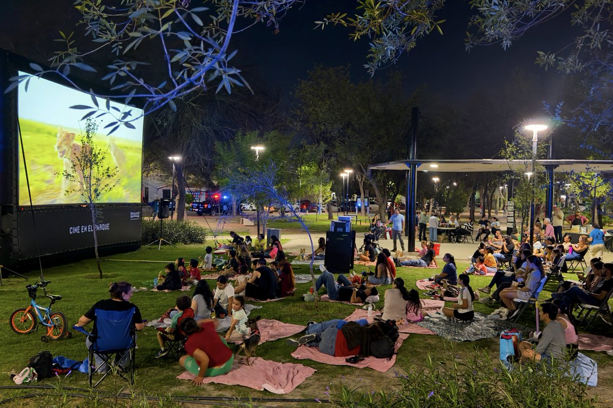 distritotec's tweet image. 🦁✨ Así se vivió #PicnicCinema en Parque Residencial Florida

Entre mantas, risas y palomitas, disfrutamos una noche de película al aire libre con #Mufasa: El Rey León 🎬🌙

Gracias a todas las personas que se sumaron y siguieron rugiendo con nosotros en #distritotec.

#dt10años