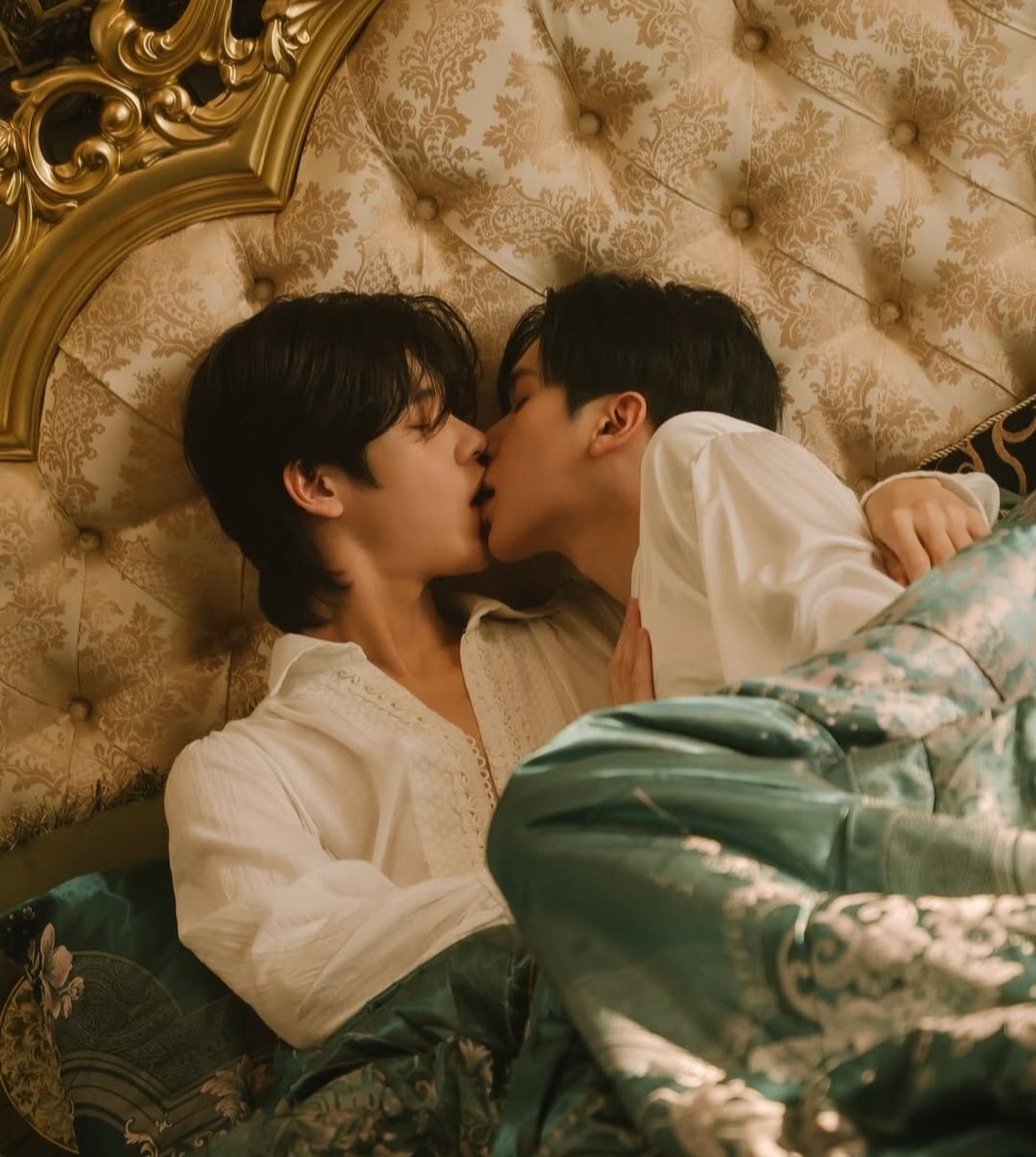 I just realized Ramil had his hand on Paytai’s heart.