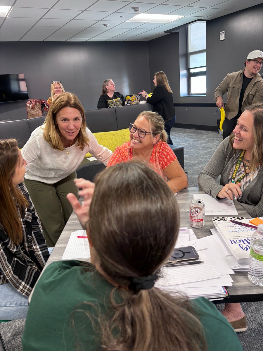 AADULLC's tweet image. At AADULLC, we believe growth never stops. Educators @Dist276Atown focused on the Academic &amp;amp; Mindset components of SAME during a professional development session.

#WhatWeLearned #SAMEinAction #AADULLC #TeacherGrowth