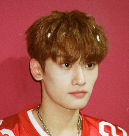 renjunsforehead's tweet image. perm junhyeon is so cute imma jump off a building