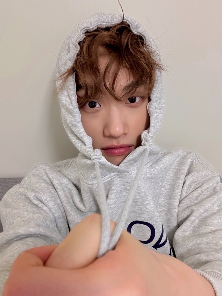 renjunsforehead's tweet image. perm junhyeon is so cute imma jump off a building