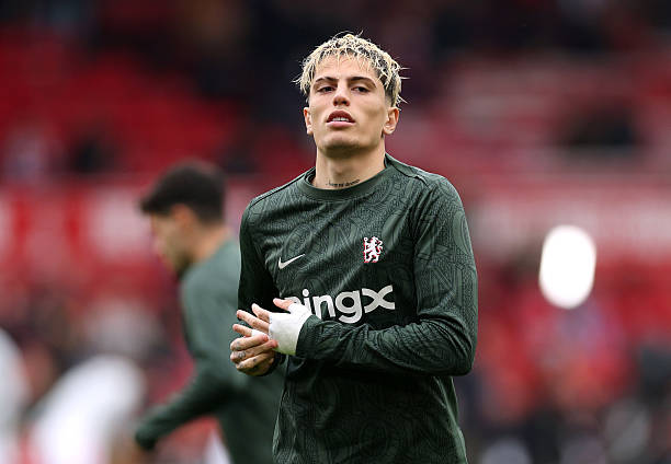 DevilsInfo_'s tweet image. I said for over 6 months this guy should never start for United. #MUFC fans tore into me for 'abusing' him. He was a disgrace to the badge and you guys were not ready to listen.
Literally third choice winger at Chelsea lol
