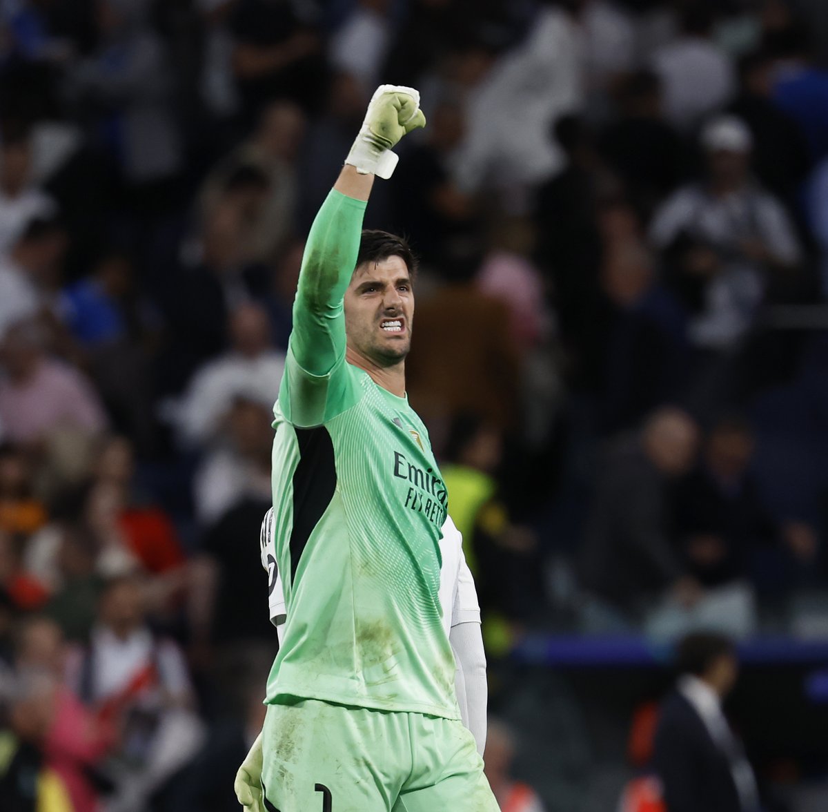 🤙 ¡JUGÓN! 

"Courtois es mucho más que un portero: es capitán, es líder, es ejemplo, es referencia, es profesional, es compañero, es portavoz, es valiente, es comprometido, es sincero, es combativo, es ganador, es auténtico... y, además, es el mejor portero del mundo"