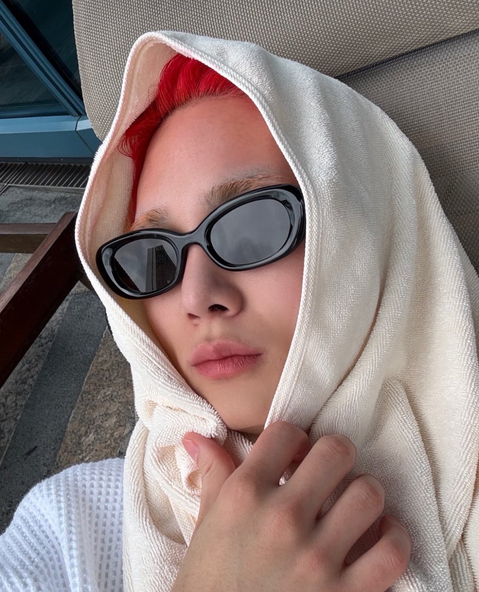 Solo como consejo de Chilena. Acá recibimos súper bien a los extranjeros en los realitys, sobre todo a los Argentinos, así que sería bueno que no estuvieran poniendo cosas en contra de chilenos en el mismo ht, porque eso no caerá bien.

Ella tiene todo para ganarse el cariño de