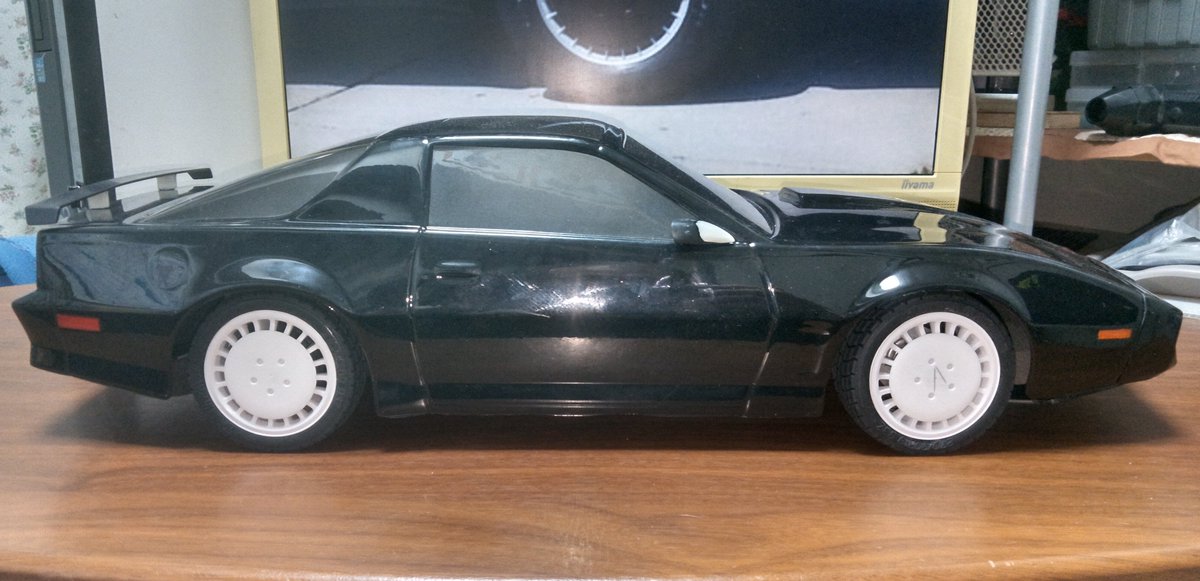 IG_RC_gunmetal's tweet image. 色を塗る前だが、シャーシとフィッティング
遠目には十分ボウリングホイールに見える
後は表面仕上げ＞サフ＞塗装で完成
色は中央がブラック、縁(ラリーディッシュホイール)がアルミシルバーの予定

#Knight2000 #ナイト2000
#APlastics
#TT02
#ラジコン