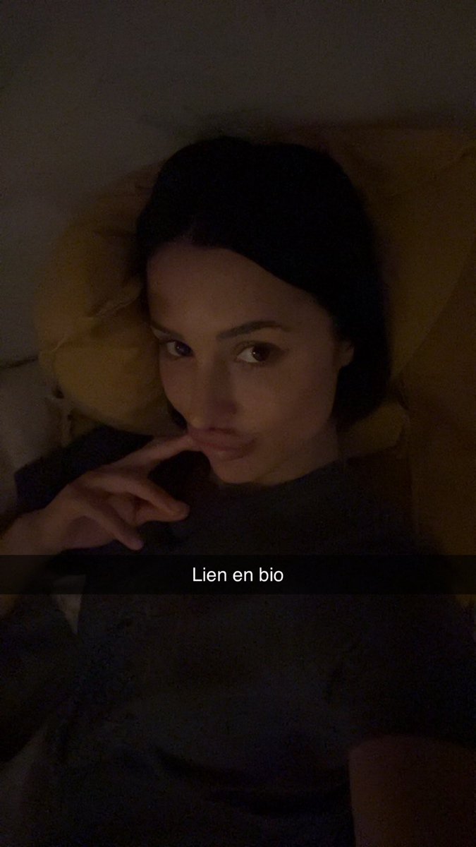 vgsaliyah's tweet photo. Je suis pas fatiguée, LIKE et dis moi quand c’est fait pour qu’on parle 🥰 https://t.co/94bbWS7gze