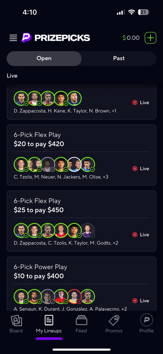 TadeeEBK's tweet image. Hold me back