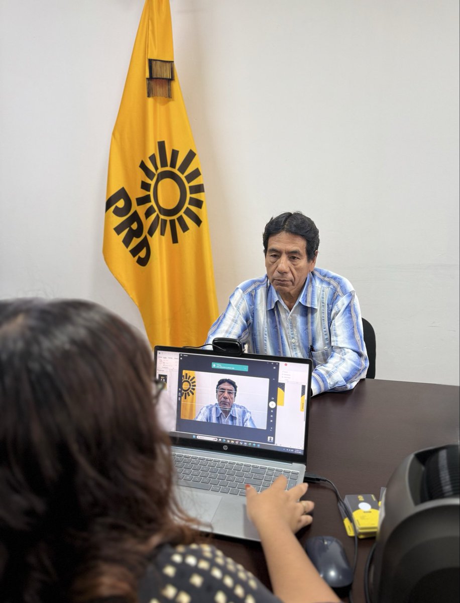 PRDOaxacaA's tweet photo. ☀️¡Con orgullo perredista! 💪🏽
Refrendar nuestra afiliación es más que un trámite, es reafirmar el compromiso con las causas que nos mueven.
#PRDOaxaca ☀️ #OrgulloPRD #NuevosComienzos #NuevasOportunidades https://t.co/an49ZV8pHZ
