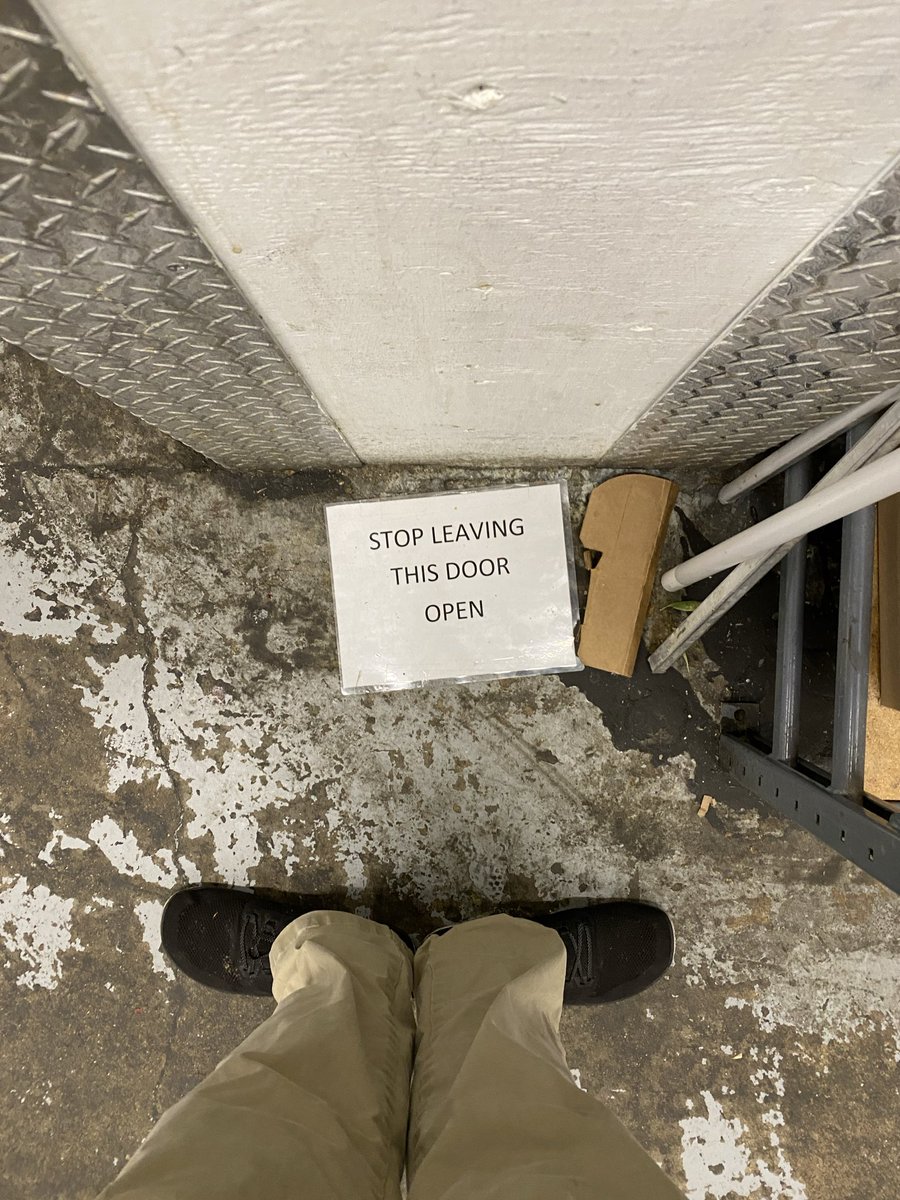 nickTria_'s tweet image. Saw this on the ground at work today. Someone had ENOUGH💀
