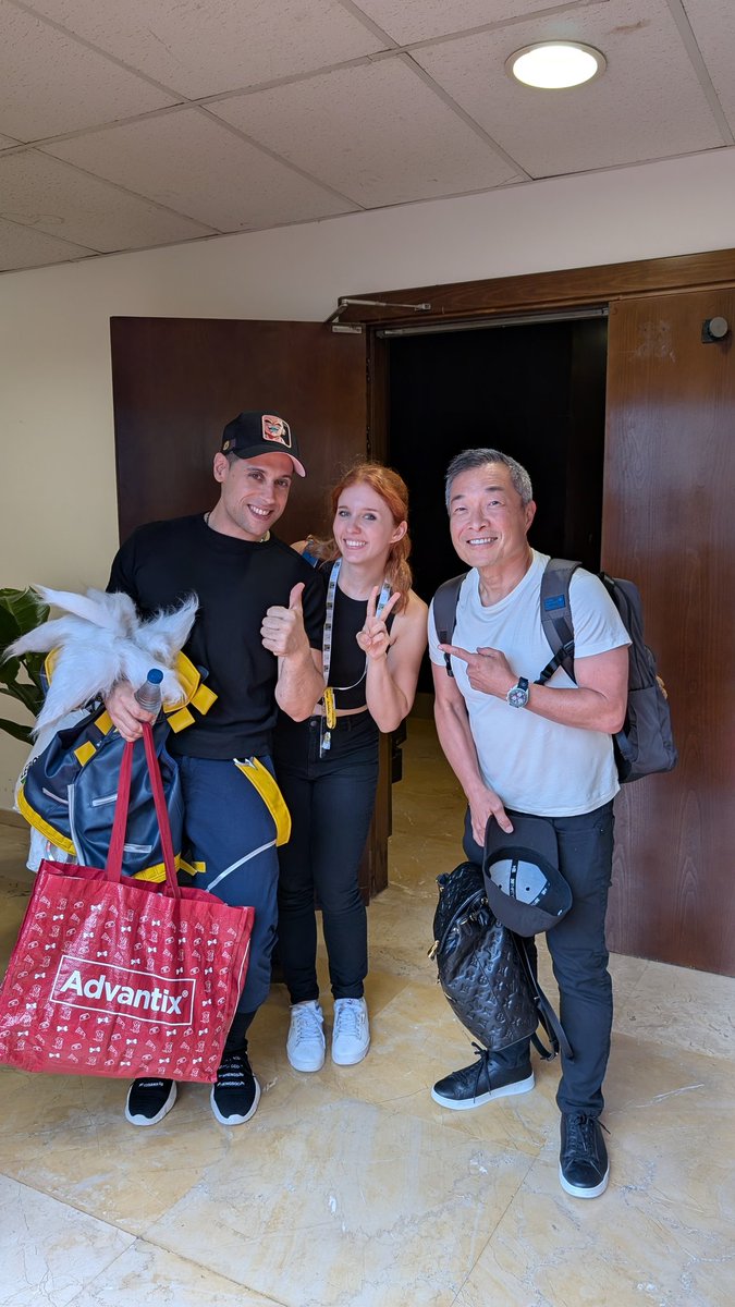 Os dejo por aquí un par de fotos que nos os enseñe 😚
Dafne, Taz y Jim lee ❤️‍🔥