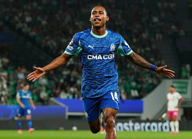 Mars_South_Off's tweet photo. 🇵🇹 Mes notes après #SportingOM :

🇦🇷 RULLI 6
🇫🇷 PAVARD 5,5
🇦🇷 BALERDI (c) 5
🇲🇦 AGUERD 5
🇧🇷 EMERSON 3,5
🇩🇰 HØJBJERG 3
🇧🇪 VERMEEREN 5
🇺🇸 WEAH 4
🏴 GREENWOOD 4,5
🇧🇷 PAIXÃO 6
🇬🇦 AUBAMEYANG 5

🔁 MURILLO 2
🔁 O’RILEY 3,5
🔁 GOMES 3,5
🔁 GARCIA 3

👔 DE ZERBI 2
🔵⚪ #TeamOM https://t.co/6Smckd6MPu