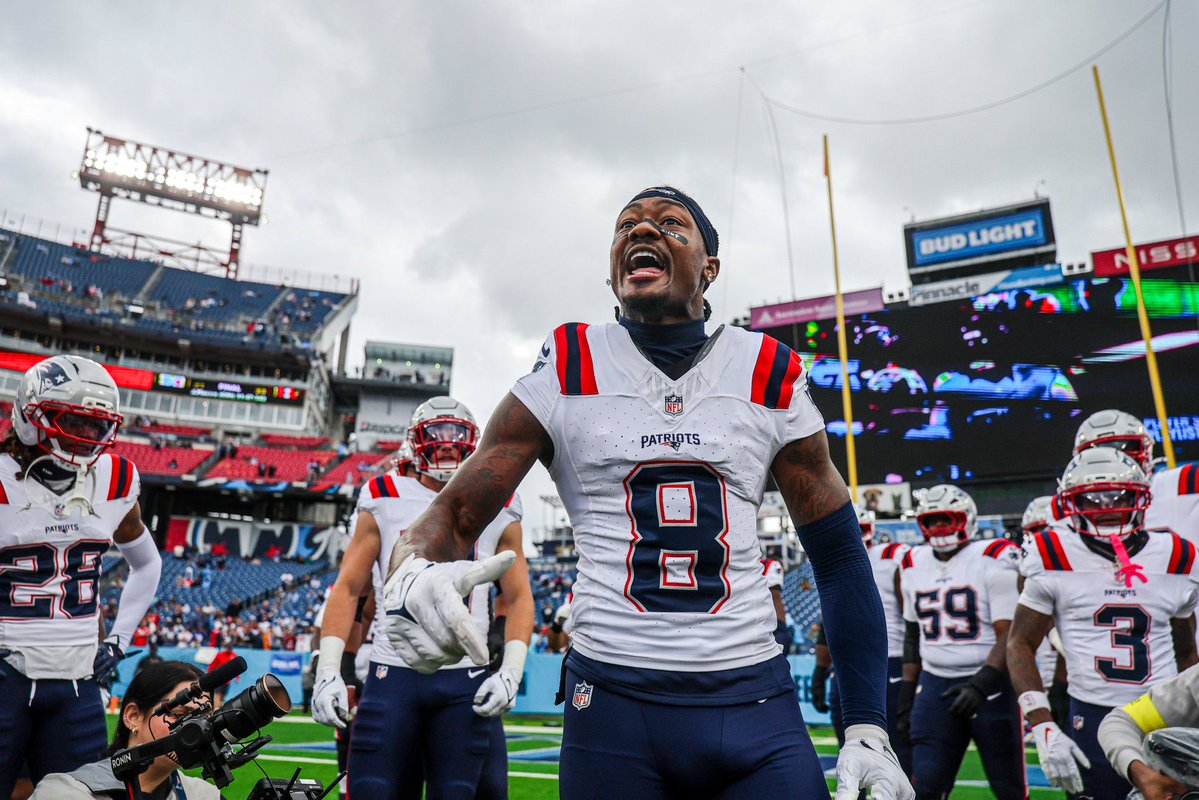 Stefon Diggs on playing in Foxboro 

Per: <a href="/MikeReiss/">Mike Reiss</a> 

"Protect the house…We've been road warriors for weeks now. It's time to get back to the crib, get in front of our home crowd, and give them something to be proud of." 

👀🔥