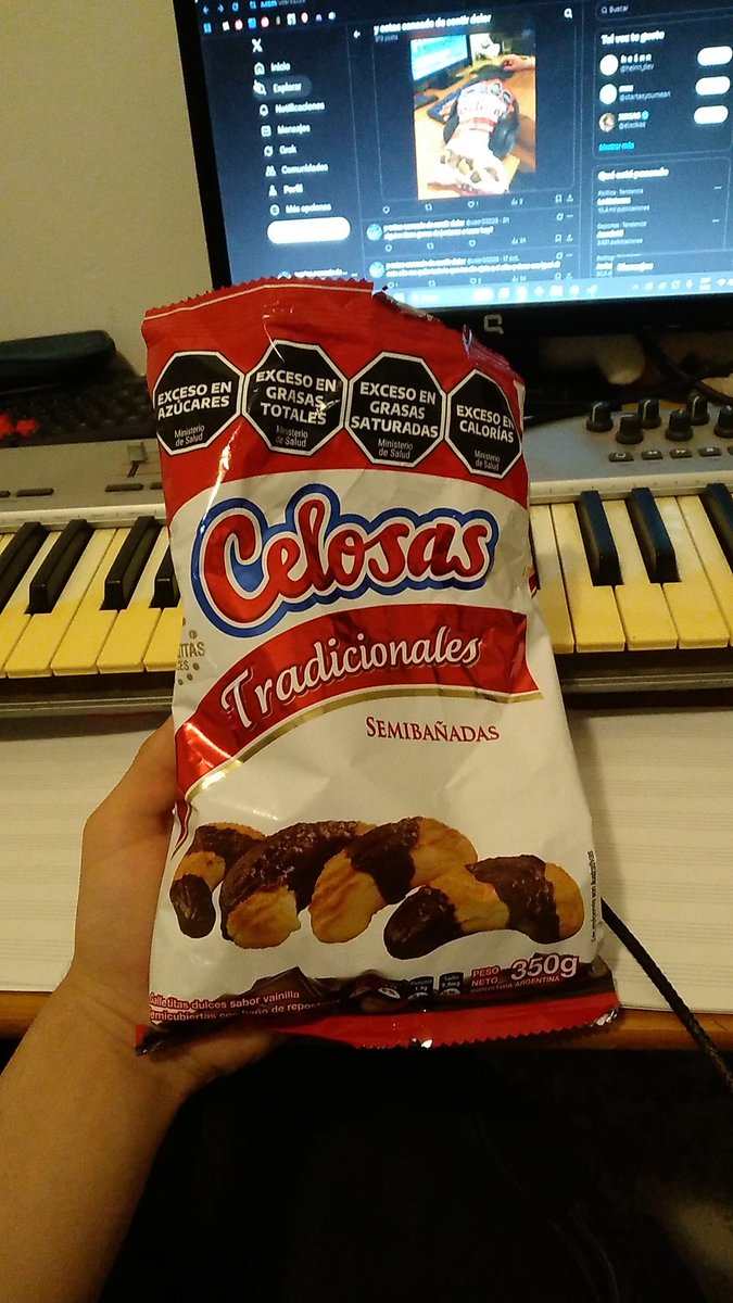acabo d caer q estoy comiendo las mismas no puede ser q las celosas sean mi alimento base
