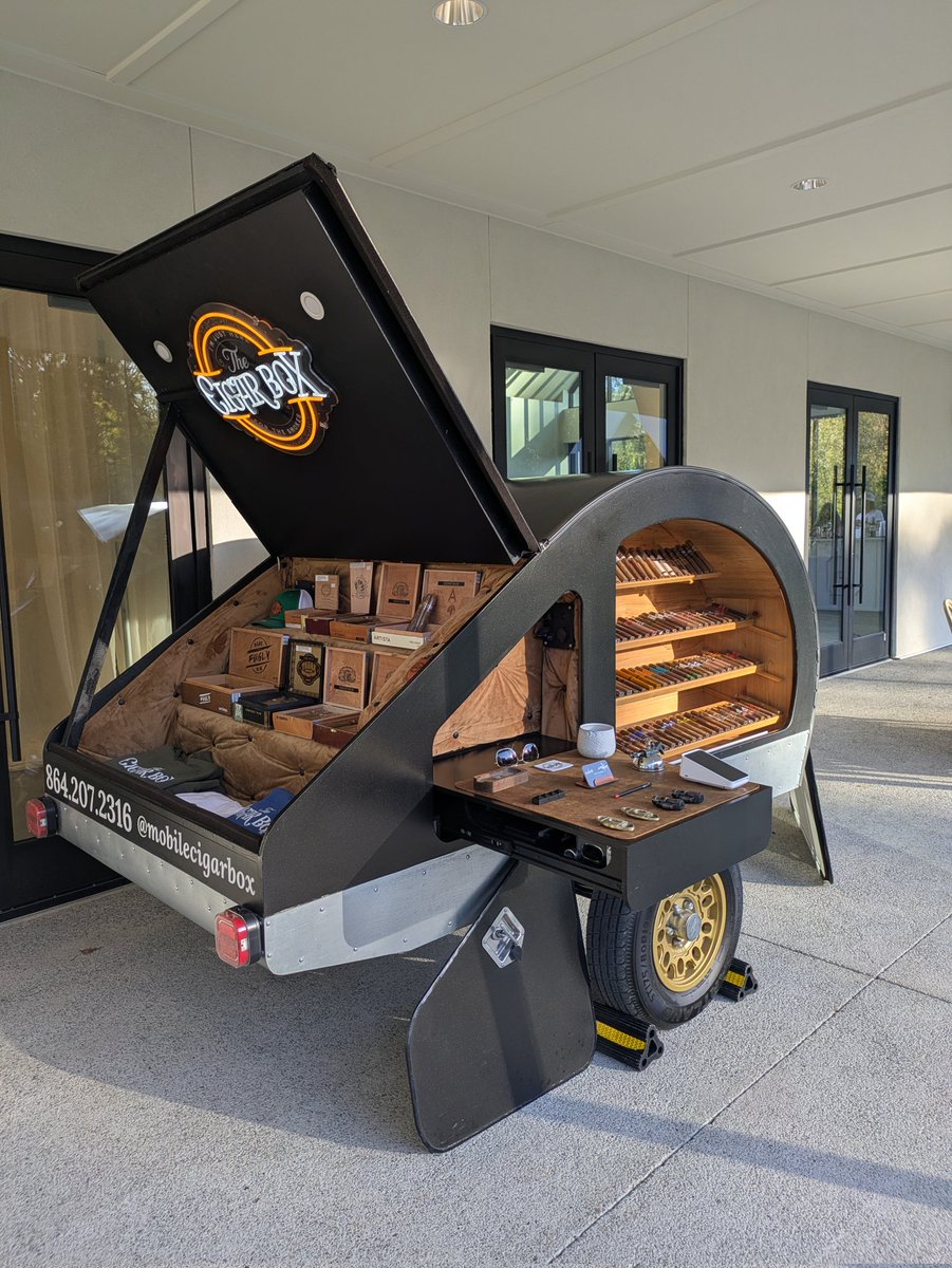 mobilecigarbox's tweet photo. At a bougie wedding venue tonight. Hope to book some gigs, but I love that professional photographers are always captivated by my teardrop cigar trailer. I'm always the swankiest vendor around 👌🏻 https://t.co/Z8l61OzrDa