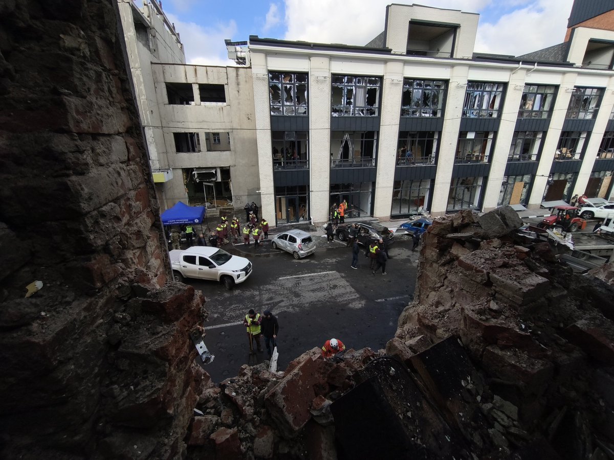 Azety's tweet image. J'ai été voir la crèche de #Kharkiv ayant été touchée par un #drone #Shahed russe