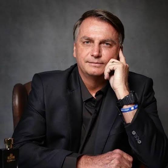 JordanBlakthorn's tweet image. Bolsonaro disputará a Presidência e vencerá.

Eduardo Bolsonaro disputará por São Paulo e também vencerá.

O sistema, os liberais e a esquerda fizeram toda essa bagunça institucional para tirar Bolsonaro do jogo, mas, no fim, não terá adiantado de nada.