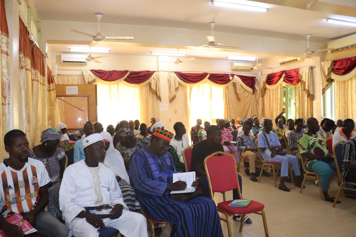 OngAsmade's tweet photo. Du 14 au 17 octobre 2025, l'ONG ASMADE a formé à Tenkodogo les acteurs locaux de la santé pour renforcer leurs compétences en gestion mutualiste, dans le cadre du programme 2022-2026 soutenu par Solsoc.
#ASMADE #ProtectionSociale #MutuelleDeSanté #TravailDécent #Solsoc #Enabel https://t.co/cRzMzSqyb3