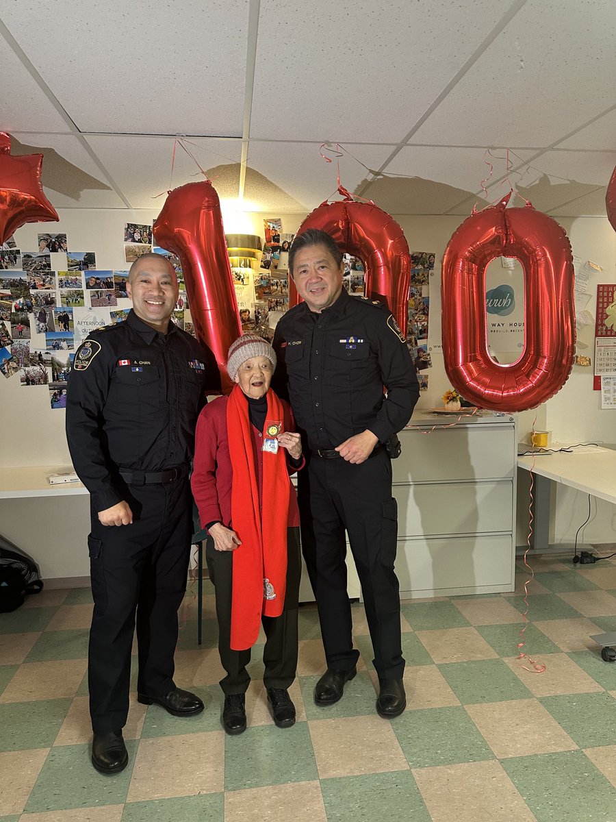 DeputyChow's tweet image. Best wishes to Mrs. C on her 100th birthday. Met her few years ago after she was assaulted near her home in Chinatown. We started a seniors safety program shortly after for residents of her building. At 100, she’s taught us what grit and resilience is all about. #Community