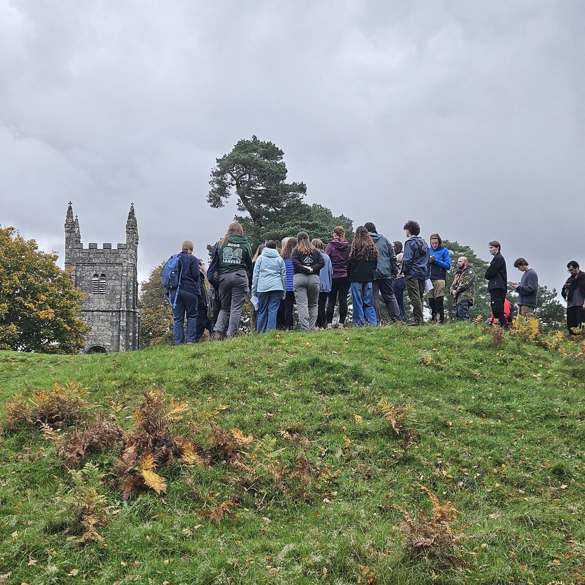 UofEArchaeology's tweet photo. Today was our first year fieldtrip to prehistoric and medieval sites sites on Dartmoor...glad the rain held off! https://t.co/AqWkRK4nA4