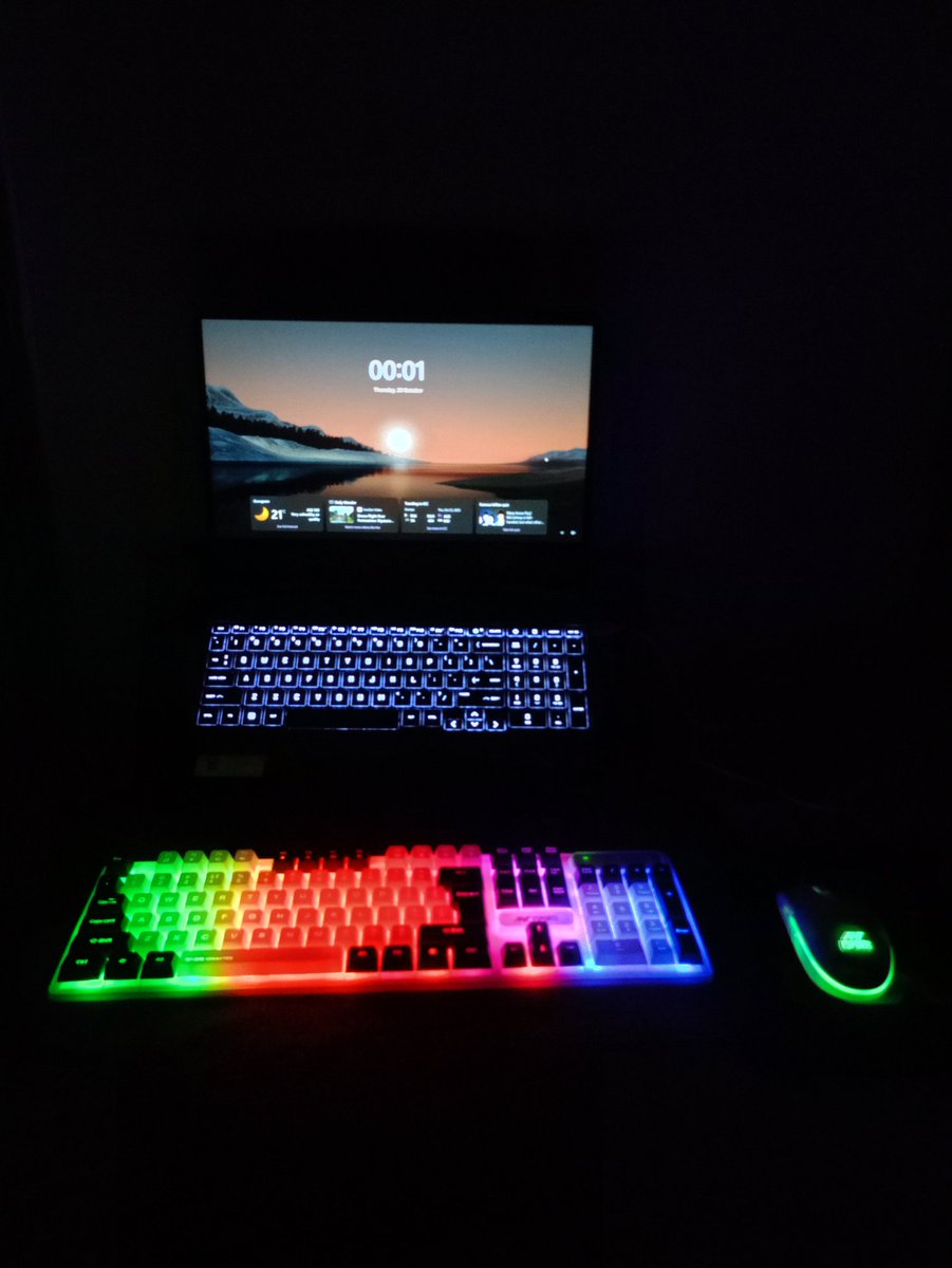 itz_sharmaji001's tweet image. Just me, my lappy, and the glow. ⚡ #ProgrammerLife #RGBVibes
#lets_code_it
