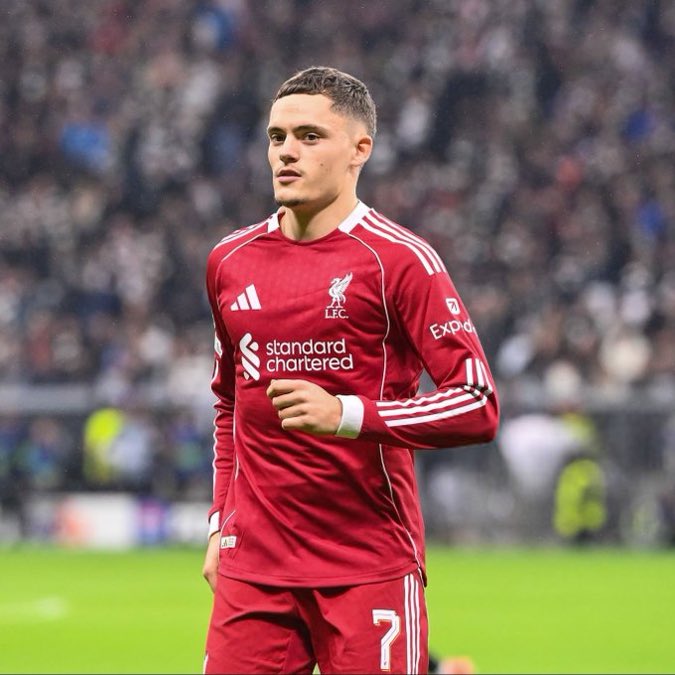 Look who’s arrived!!!! 🅰️🅰️

Let’s hope it gives him the confidence to make this team tick 🤩

Thought our choice of pass/shot was better before Salah came on, should have been 7 or 8 in the end